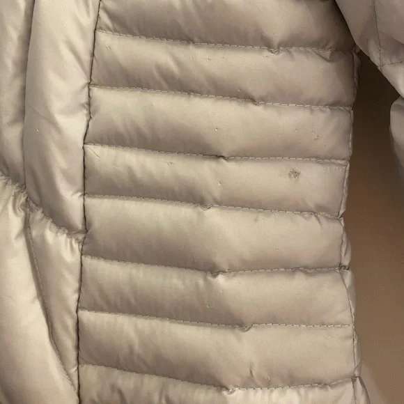 Guess Women's Light Gray Puffer Jacket - Picture 7 of 8